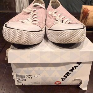 Airwalk Women's Light Pink Canvas Sneakers